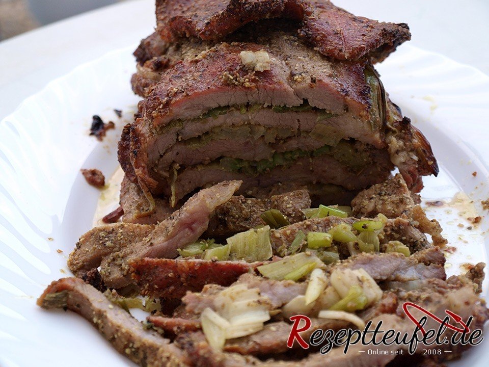 Schichtbraten aus dem Grill – Curry mit Frühlingszwiebeln