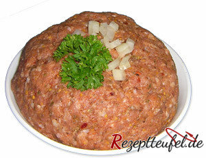 Fertig gewürztes und servierbereites Jägermett