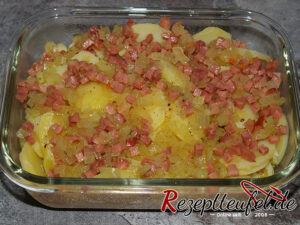 Das Dressing auf den Kartoffeln