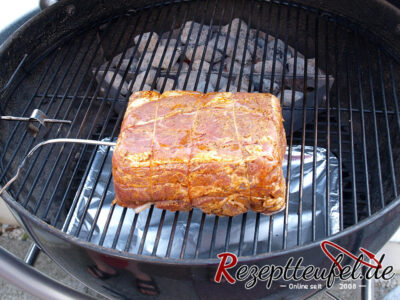 Der Champignons-Senf Schichtbraten auf dem Grill