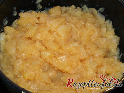 Die Äpfel nach ca. 15 Minuten Kochzeit