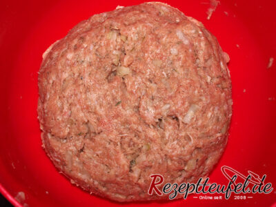 Die gewürzte Hackfleischmasse