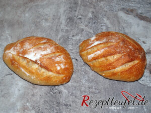 Einschnitte im Baguettebrötchen