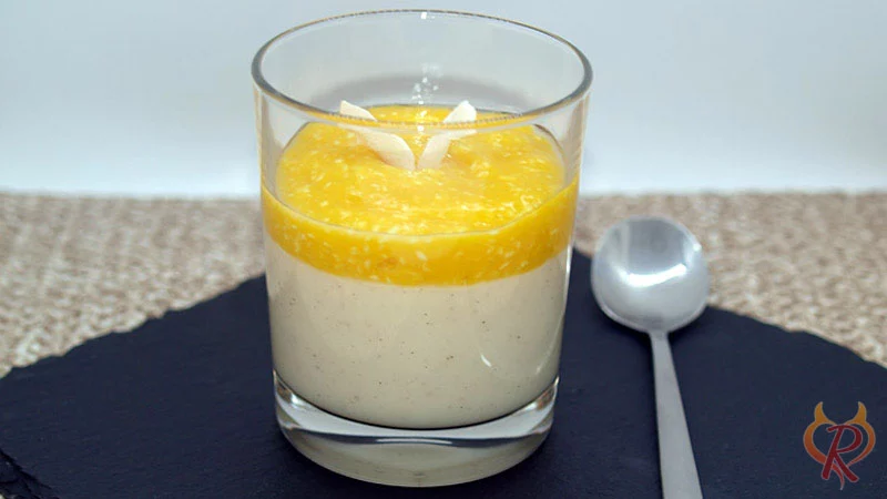 Bild zum Rezept Vanillepudding mit Mango-Kokos-Spiegel