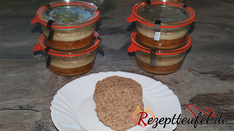 Bratwurstgehäck (Bratwurstkeck) im Glas