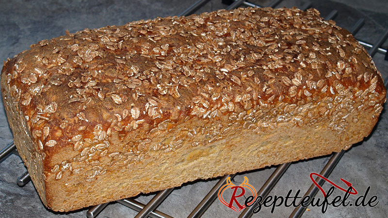 Buttermilchbrot mit Dinkelflocken