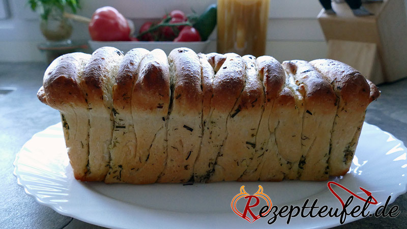 Faltenbrot mit Kräuterbutter