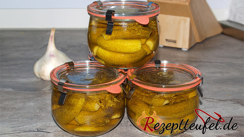 Knoblauchgurken mit Dill