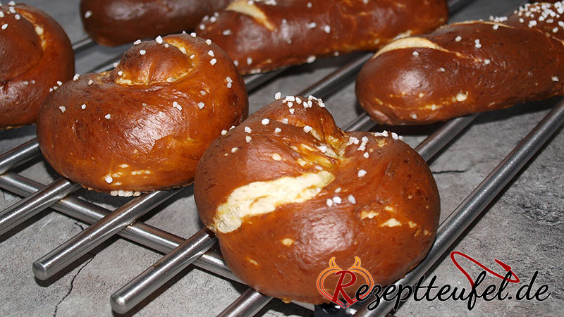 Laugengebäck (ohne Vorteig)