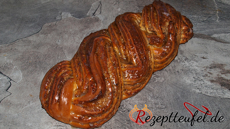 Nusszopf mit Lievito Madre oder Hefe