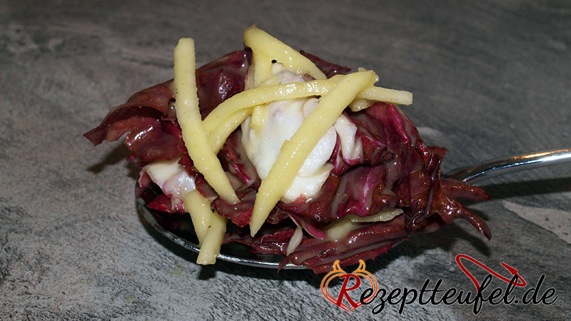 Radicchiosalat mit Apfel und Kartoffeldressing