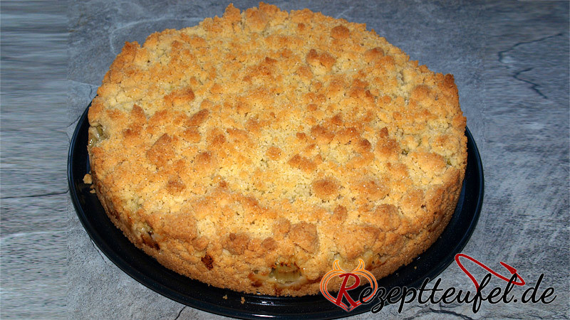 Rhabarber-Krümelkuchen