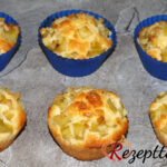 Rhabarber-Muffins in Silikon-Muffinformen und "ausgepackt"