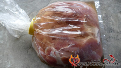 Krustenkochschinken - Mit Lake aufgegossenes Fleisch im Gefrierbeutel