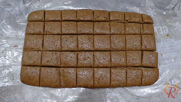 Bild der geteilten Teigplatte für das Rezept Lebkuchen Crinkle Cookies