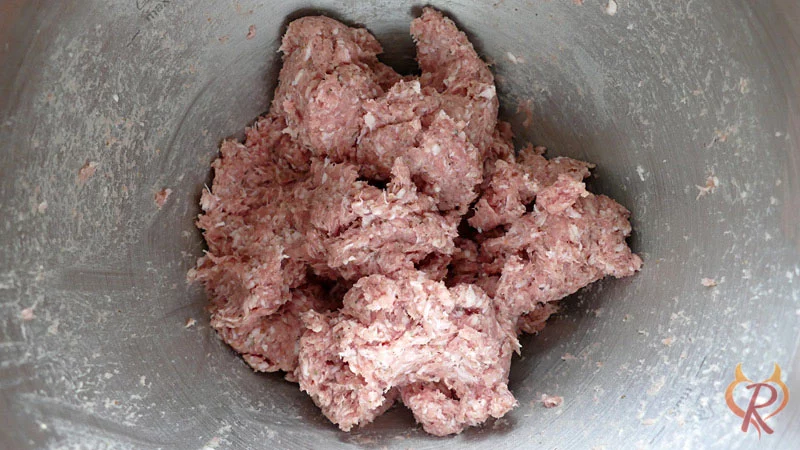 Gebundene Wurstmasse