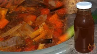 Bild zum Rezept für Gemüsebrühe im Slow Cooker oder Topf gegart (und eingekocht)