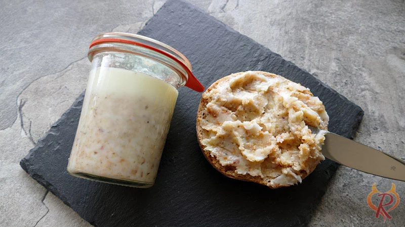 Bild zum Rezept für würziges Griebenschmalz mit Apfel und Zwiebel