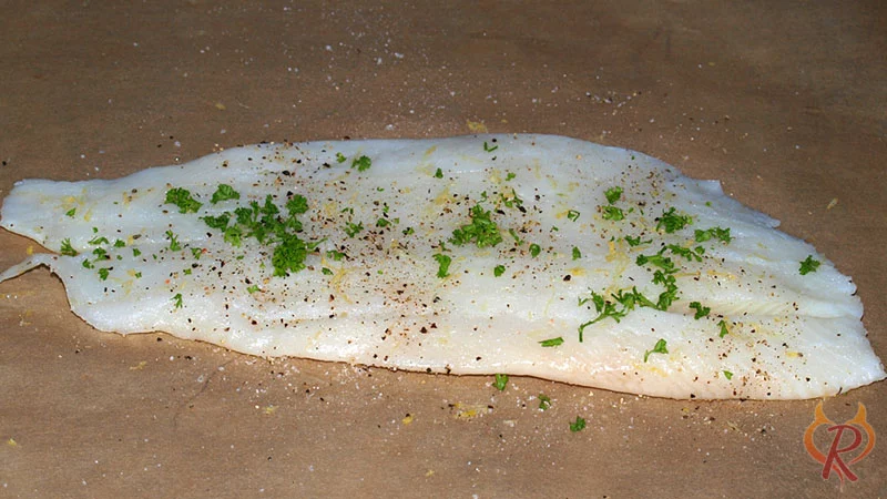 Heilbuttfilet mit Petersilie bestreut
