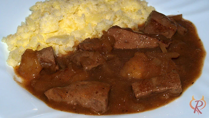 Kalbslebergeschnetzeltes mit Apfel und Zwiebel