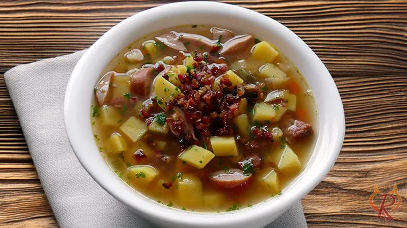 Kartoffelsuppe mit Speck und Zwiebel