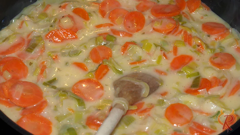 Das vorbereitete Lauch-Möhren-Gemüse