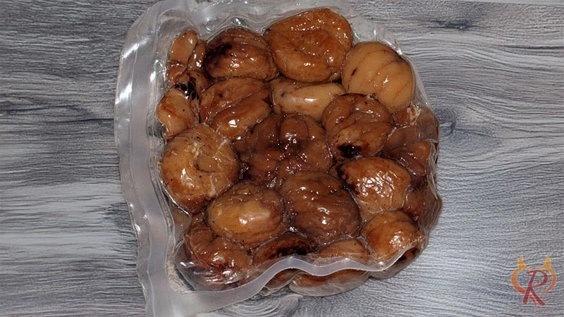 Vorgegarte und vakuumierte Maronen