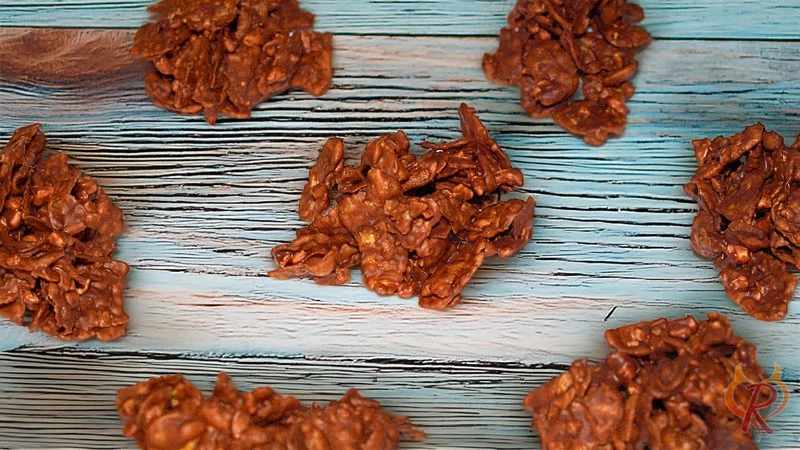 Schoko-Crossies mit Haselnüssen